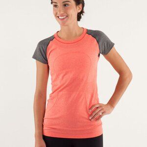 LULULEMON 10 Run Swiftly Tech Short Sleeve Love Red Deep Coal